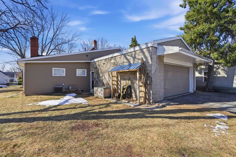 118 6th St, Kaukauna, WI 54130