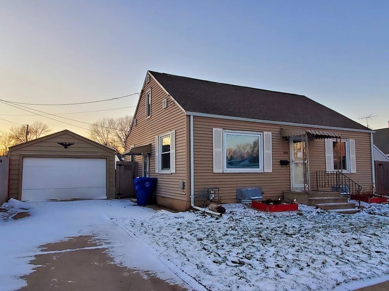 1405 Walden Ave, Appleton, WI 54915