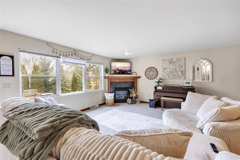 715 Edge Point Ct #2, De Pere, WI 54115