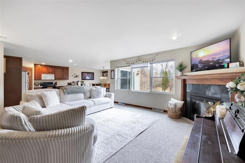 715 Edge Point Ct #2, De Pere, WI 54115