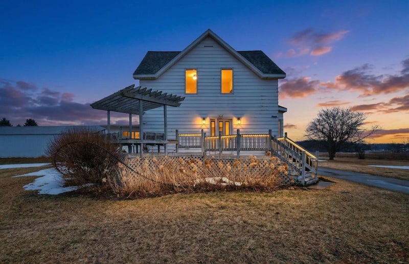 N5358 Herman Rd, Shiocton, WI 54170