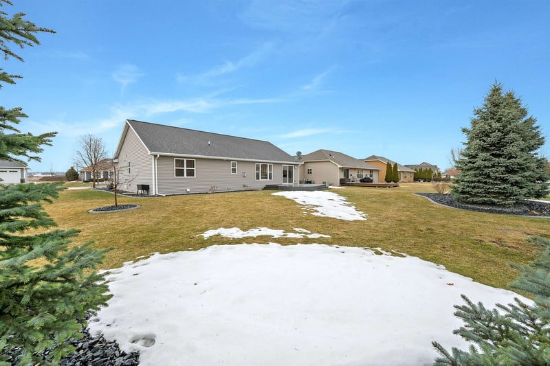 1372 Lear Ln, De Pere, WI 54115