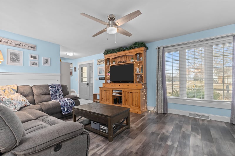 200 Fox Fire Dr, Oshkosh, WI 54904-6545