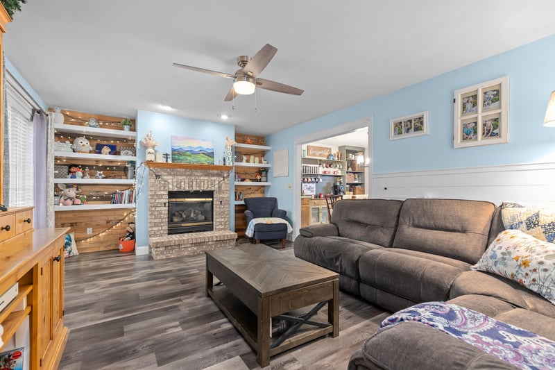 200 Fox Fire Dr, Oshkosh, WI 54904-6545