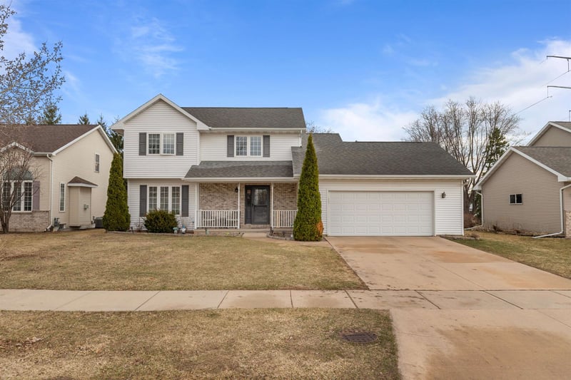 200 Fox Fire Dr, Oshkosh, WI 54904-6545