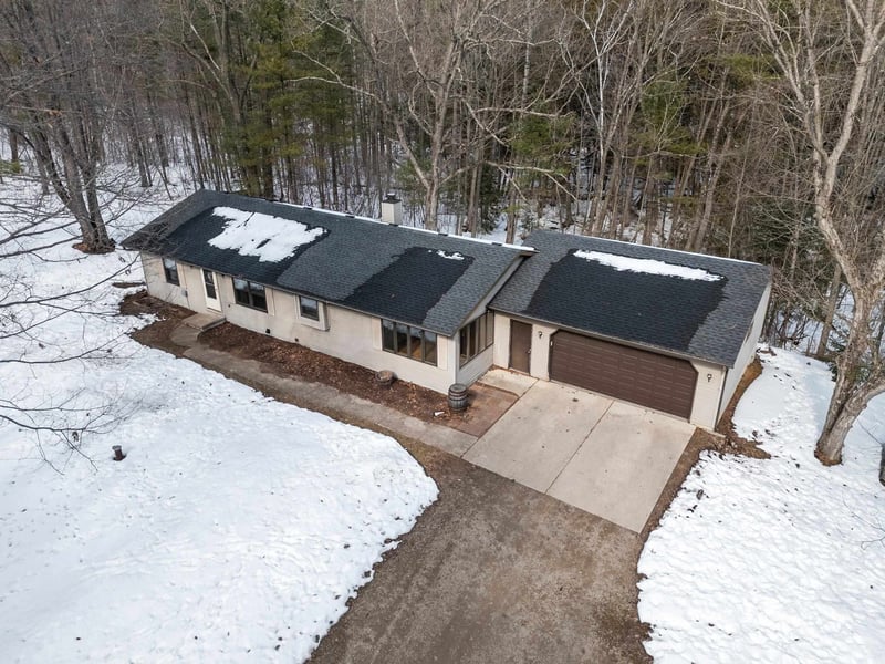 6722 Oconto River Shores Ln, Oconto Falls, WI 54154