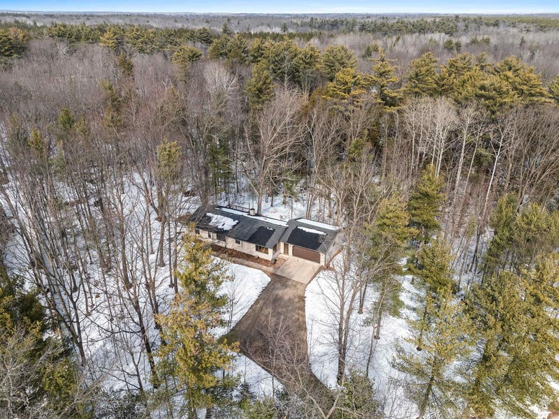 6722 Oconto River Shores Ln, Oconto Falls, WI 54154
