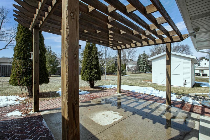 1248 Deer Haven Dr, Menasha, WI 54952