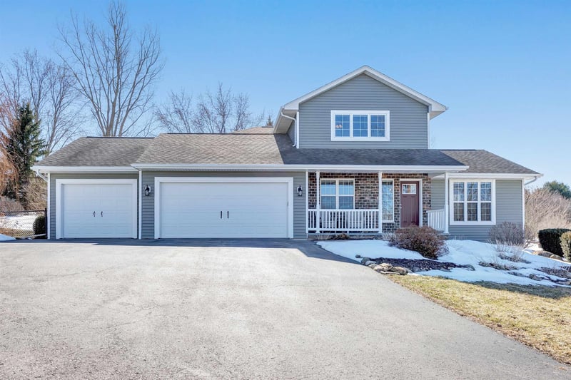 W7297 Wild Turkey Ln, Shiocton, WI 54170