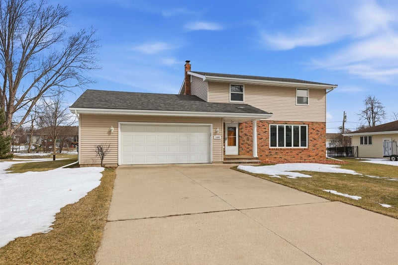 1894 Susan Ave, Neenah, WI 54956