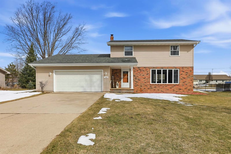 1894 Susan Ave, Neenah, WI 54956