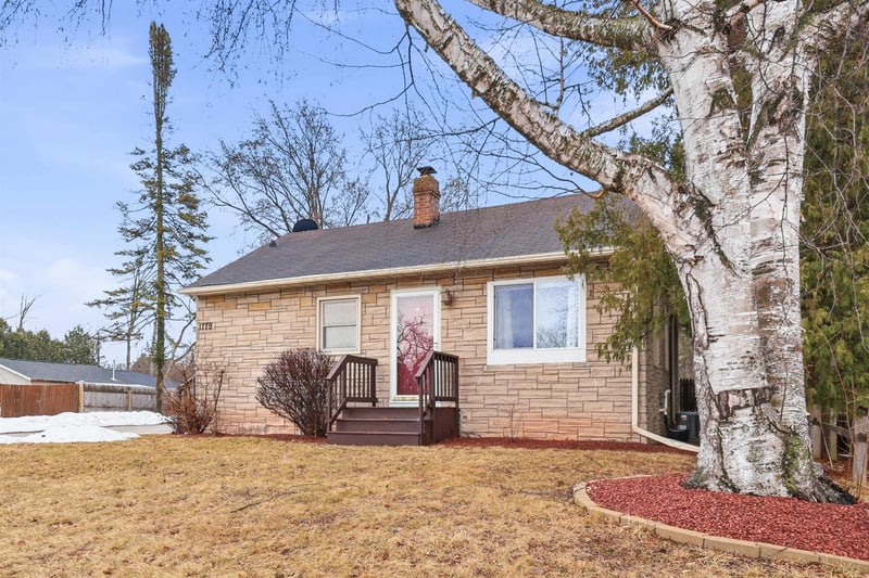 1779 Badger St, Green Bay, WI 54303