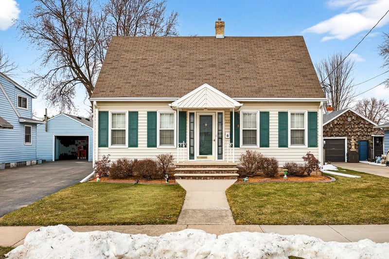 228 Frederick St, Menasha, WI 54952