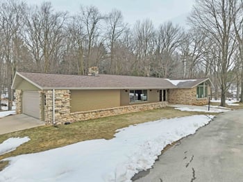 5454 Norway Dr, Pulaski, WI 54162-8929