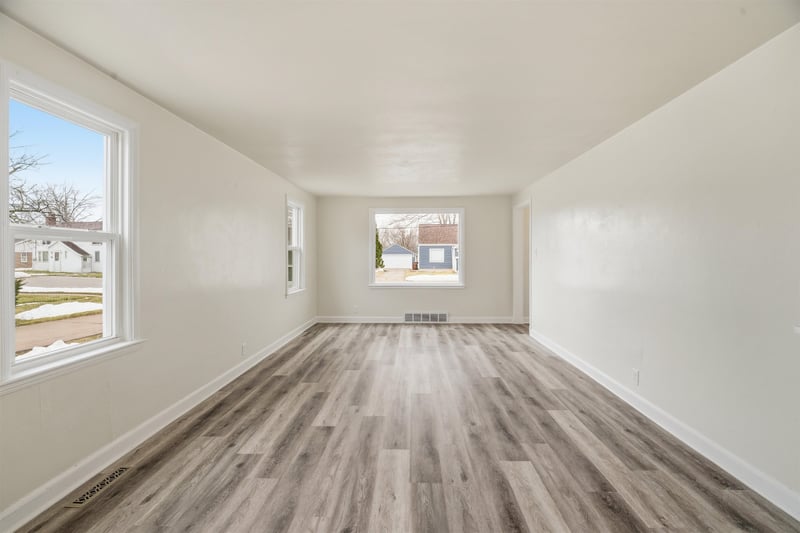 831 Martin St, Menasha, WI 54952