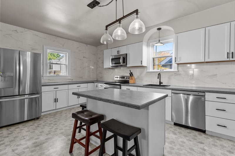 818 N Durkee St, Appleton, WI 54911