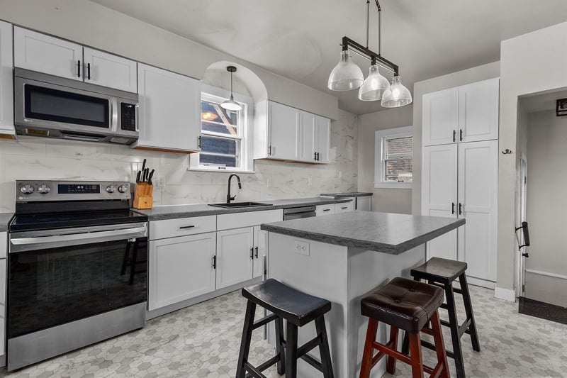 818 N Durkee St, Appleton, WI 54911