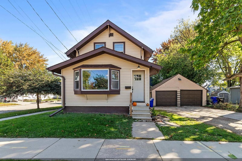 818 N Durkee St, Appleton, WI 54911