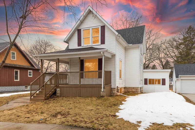 621 Huron St, De Pere, WI 54115