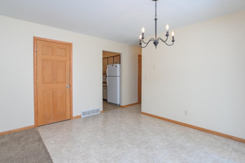 2747 8th St, Appleton, WI 54914-4225