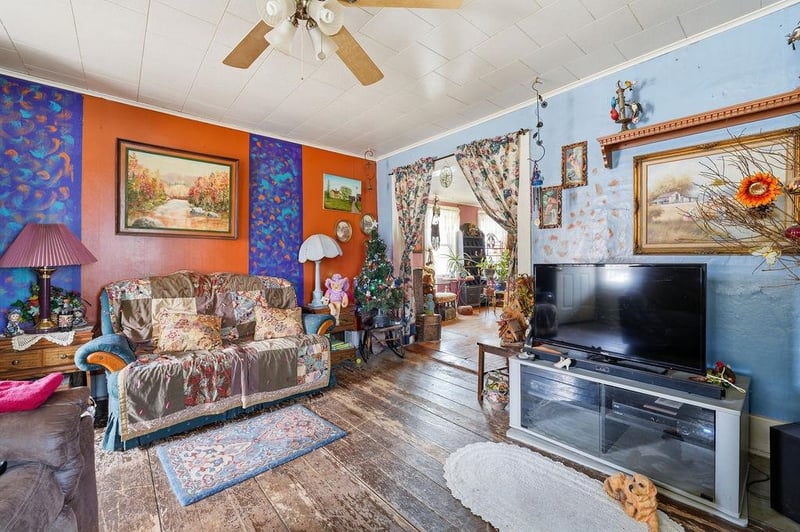 353 18th Ave, Oshkosh, WI 54902-6813