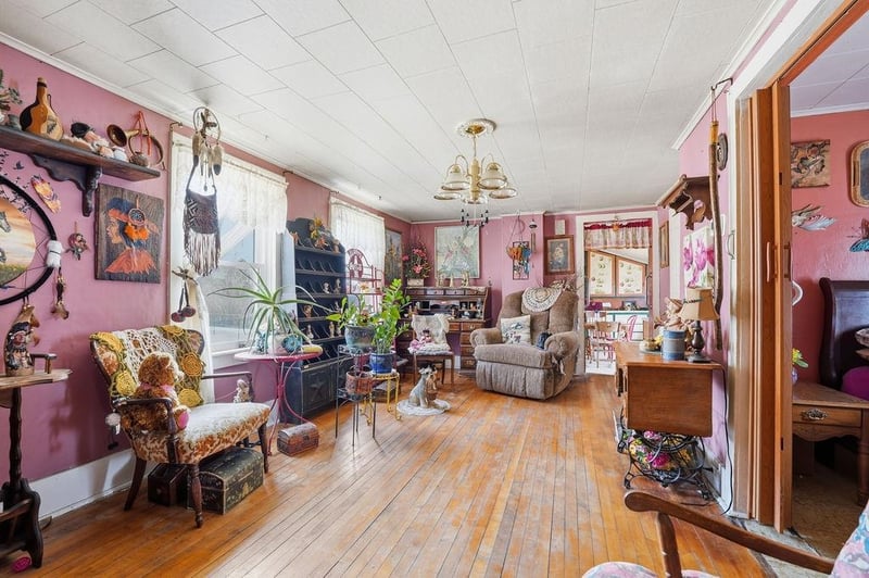 353 18th Ave, Oshkosh, WI 54902-6813