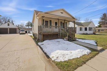 353 18th Ave, Oshkosh, WI 54902-6813