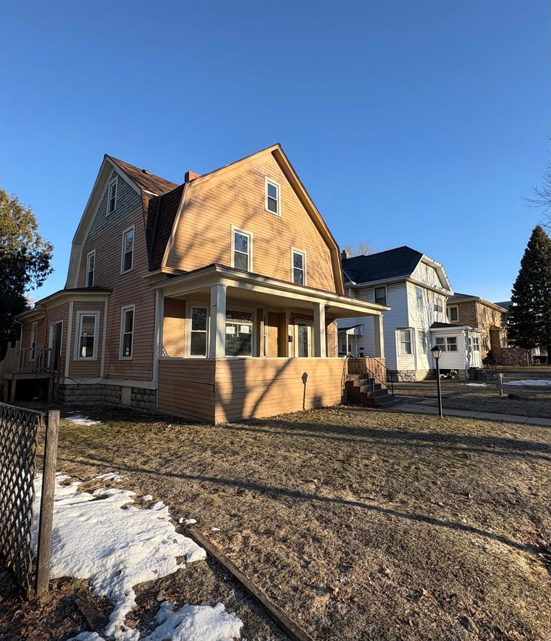 607 Maple Ave, Green Bay, WI 54303