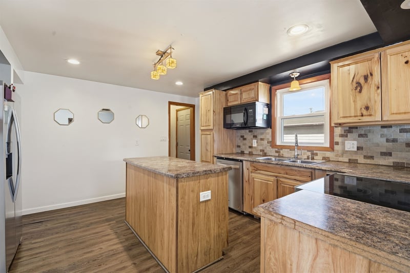 114 Wallace St, Combined Locks, WI 54113