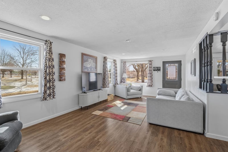 114 Wallace St, Combined Locks, WI 54113