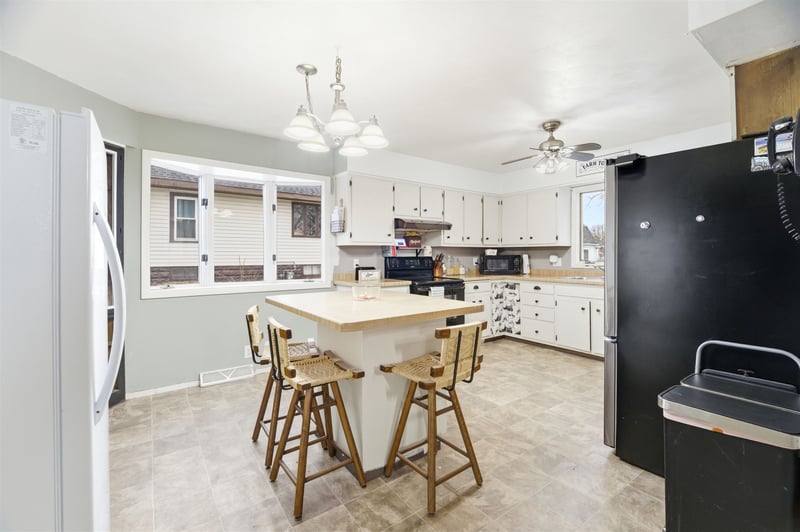 418 Hancock St, New London, WI 54961