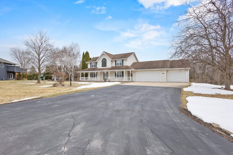 2443 Ravine Ct, Green Bay, WI 54313