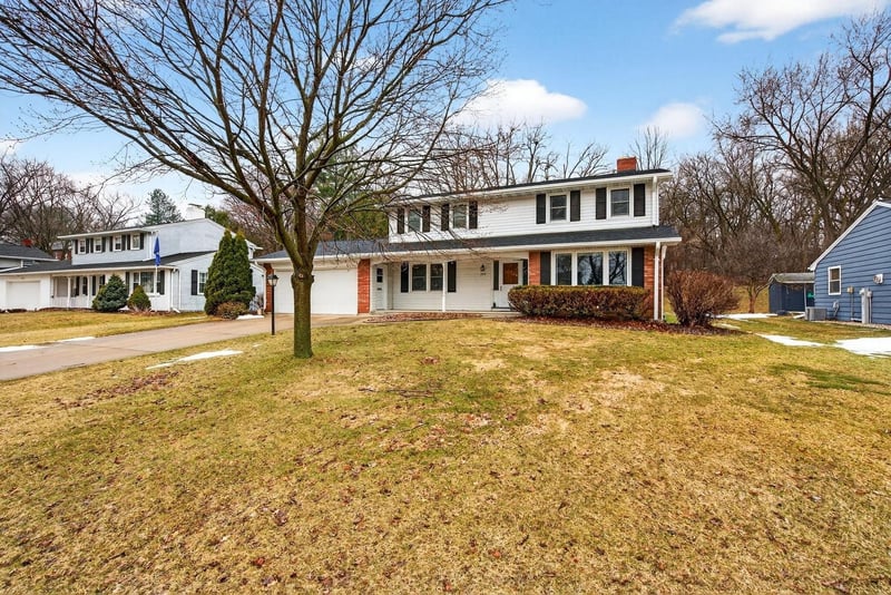 2516 Bittersweet Ave, Green Bay, WI 54301