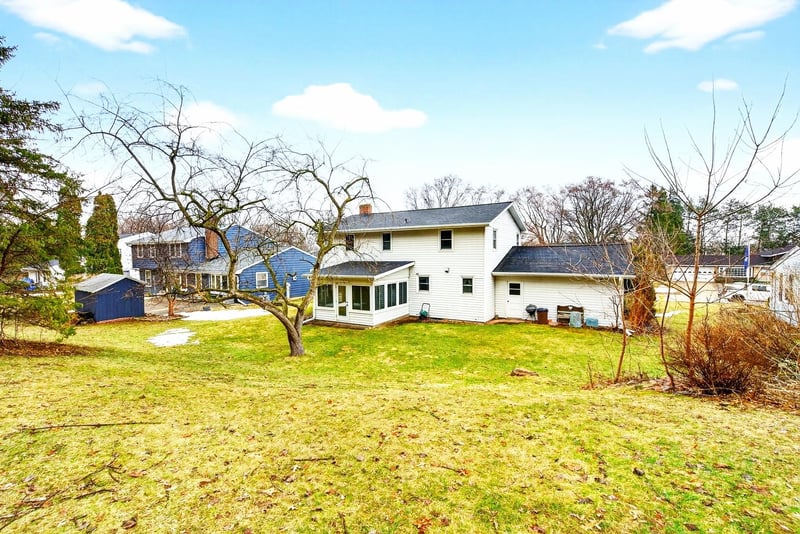 2516 Bittersweet Ave, Green Bay, WI 54301