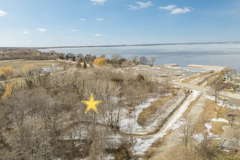 3276 Nicolet Dr, Green Bay, WI 54311