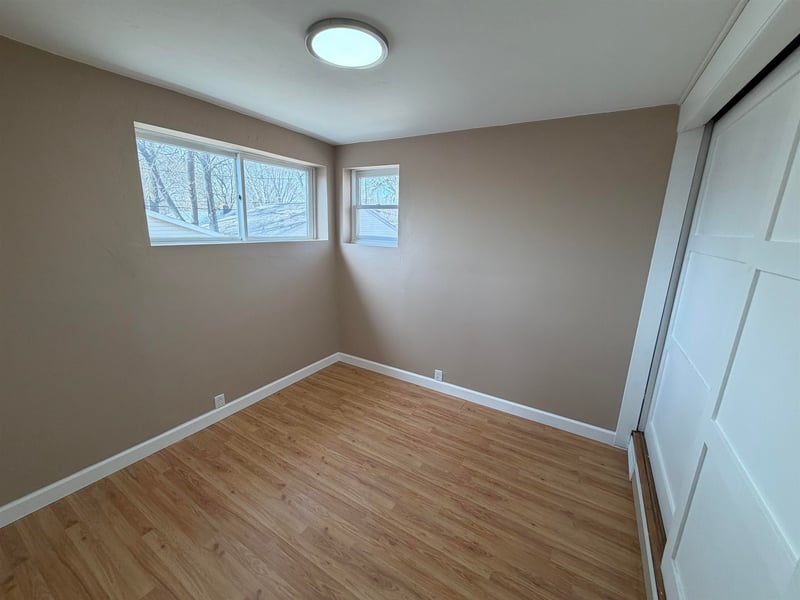 745 Carver Ln, Menasha, WI 54952