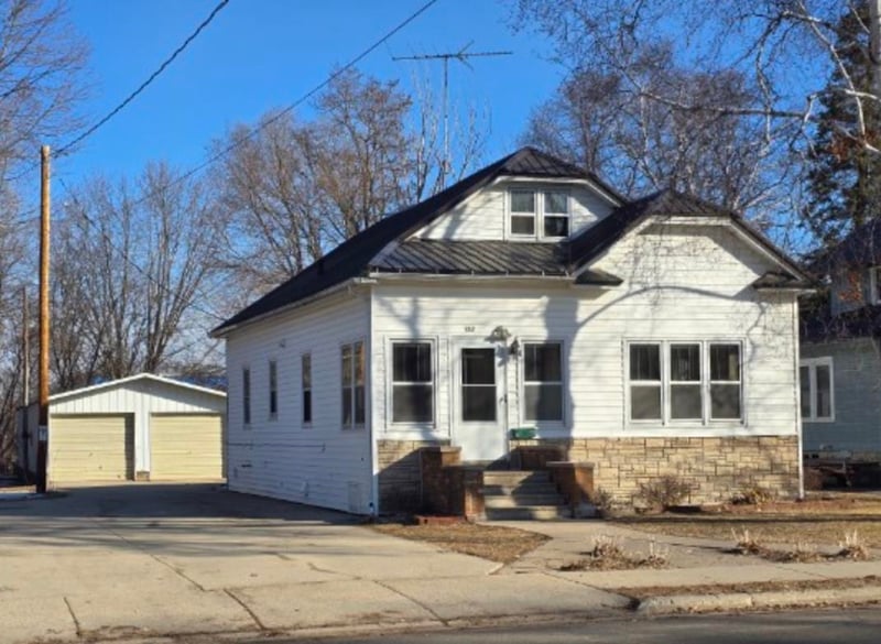 217 Center St, Shawano, WI 54166-2409