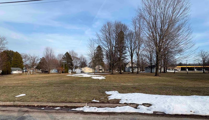 Mineau Ave #1,C, Oconto, WI 54153