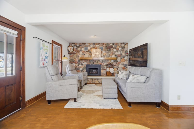 1306 Lawe St, Appleton, WI 54915