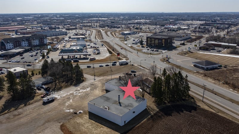 1703 Casaloma Dr, Appleton, WI 54913-8847