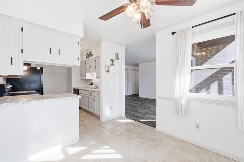 1161 Gillingham Rd, Neenah, WI 54956