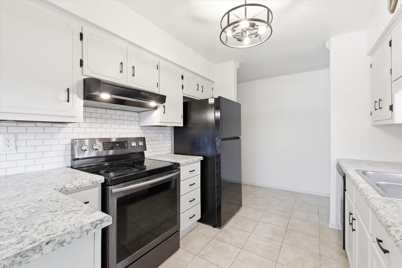 1161 Gillingham Rd, Neenah, WI 54956
