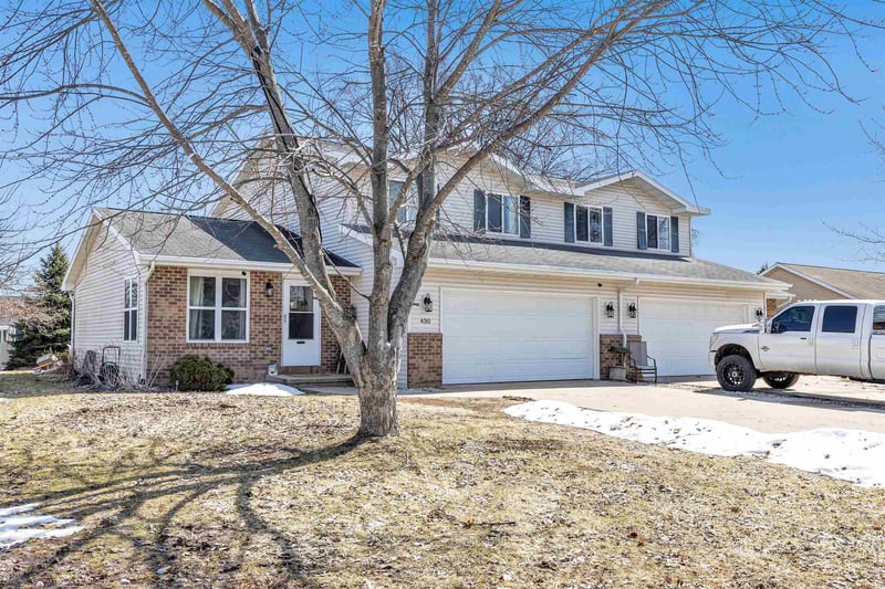 430 Steno Trl, Pulaski, WI 54162
