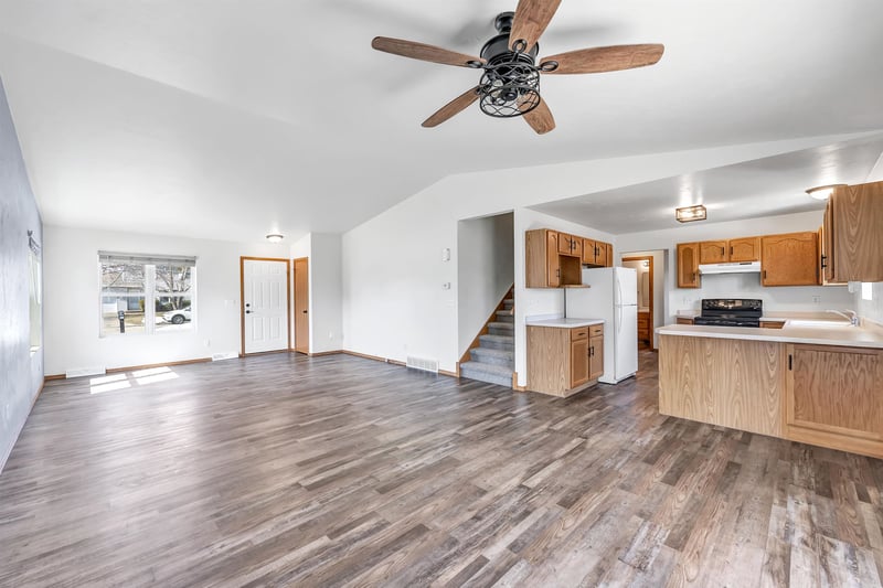 430 Steno Trl, Pulaski, WI 54162