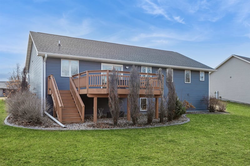 N1786 Swanee Cir, Greenville, WI 54942