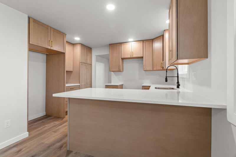 1645 Crestview Dr, Oshkosh, WI 54904