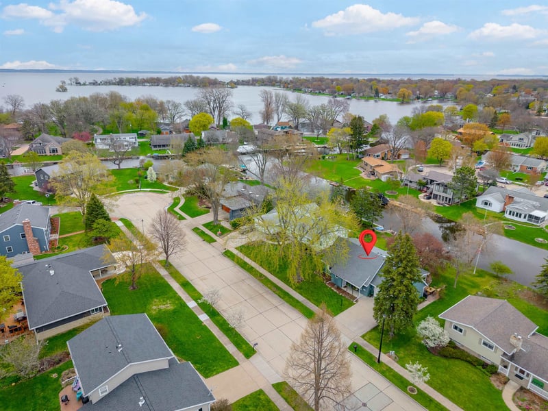 917 Windward Ct, Oshkosh, WI 54901-2061