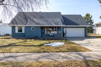 917 Windward Ct, Oshkosh, WI 54901-2061