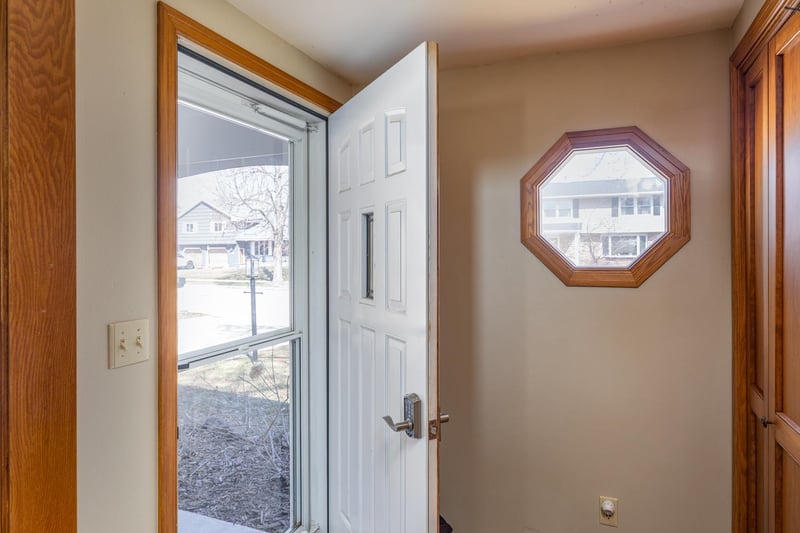 917 Windward Ct, Oshkosh, WI 54901-2061