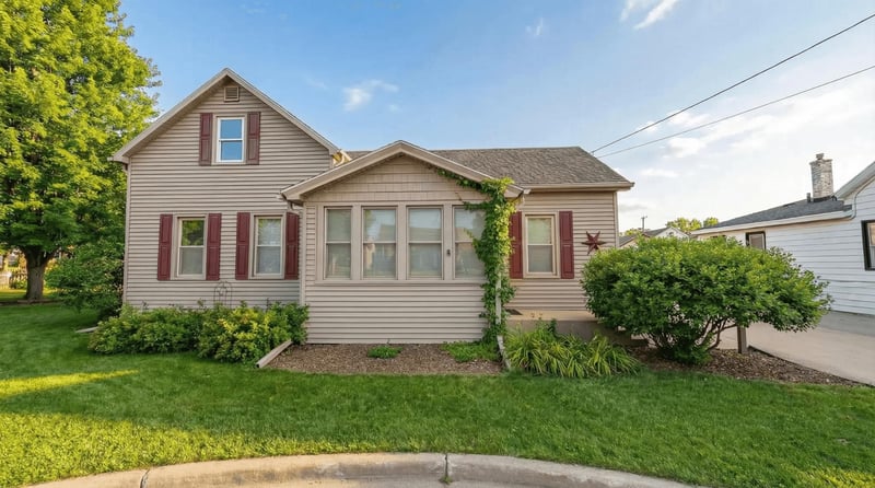 636 7th Ave, Oshkosh, WI 54902